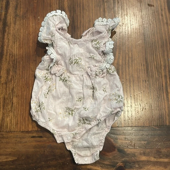 Short sleeve Onesies Bundle Size 3-6M (6 Piece) - Picture 7 of 8